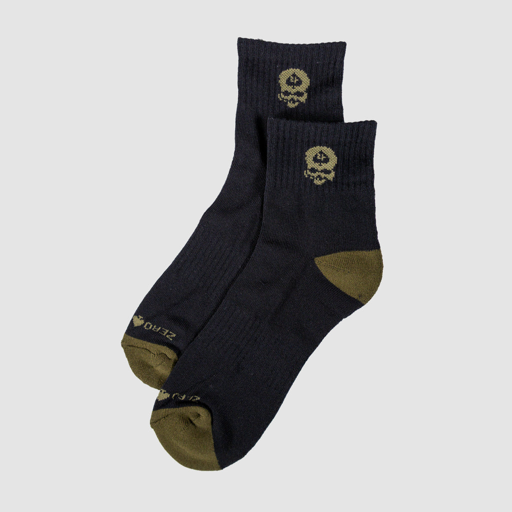Pair of black ankle socks with green accents on toes and heels, featuring a small tiger logo near the cuff, identified as Zero Ankle Socks - Advisor Tiger Jungle and Black.