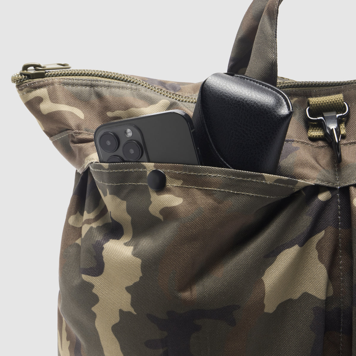 Easy-Access Exterior Pockets